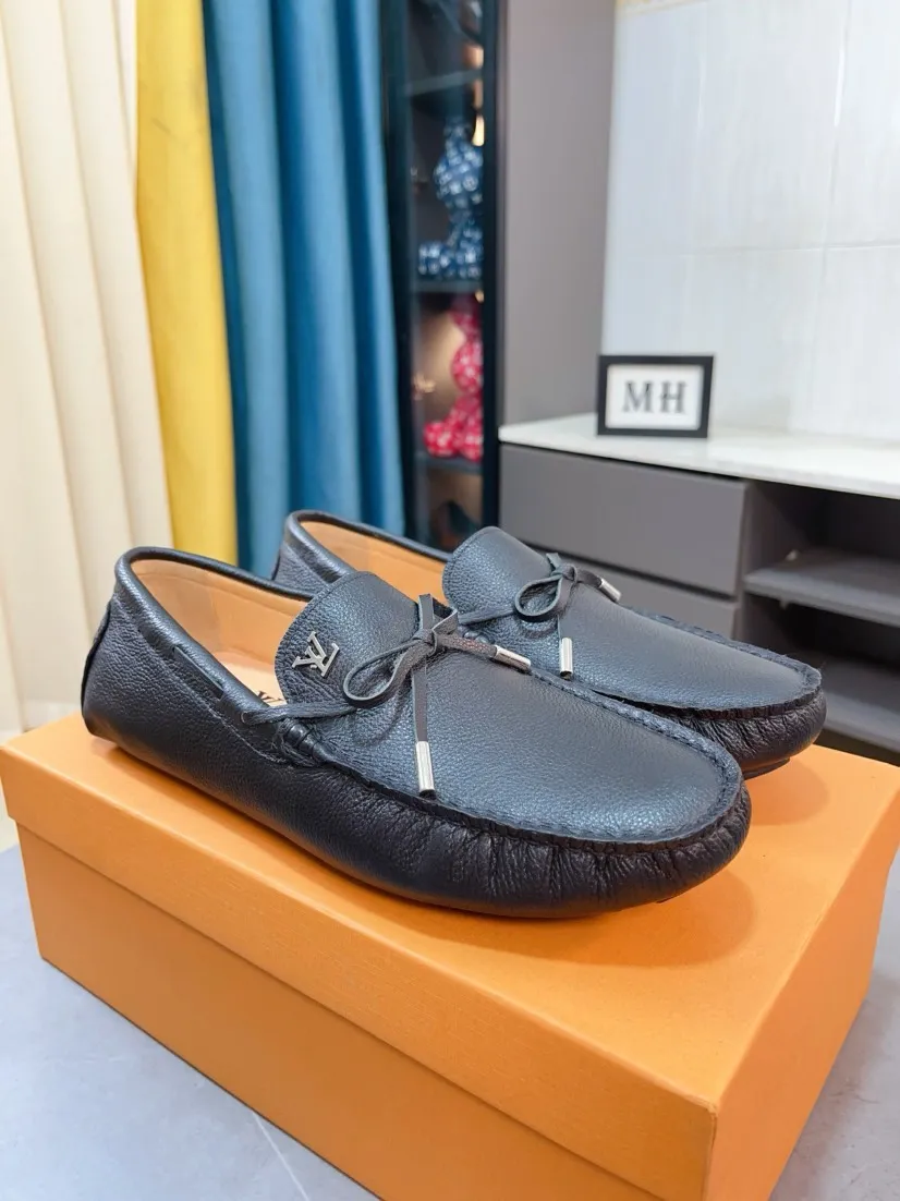 Men's men's shoes💰400🌹🌹[LV Louis Vuitton] New men's beanie shoes💝💝.. Top-grade imported cowhide embossed➕Comfortable leather lining. It is extremely skin-friendly and comfortable, feels very delicate, and the shape is very correct! Perfectly reflects the three-dimensional sense, code number: 38-44